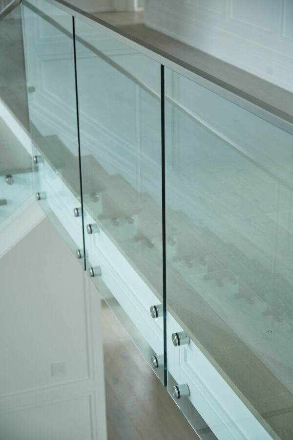 Modern Glass Railing - Viewrail