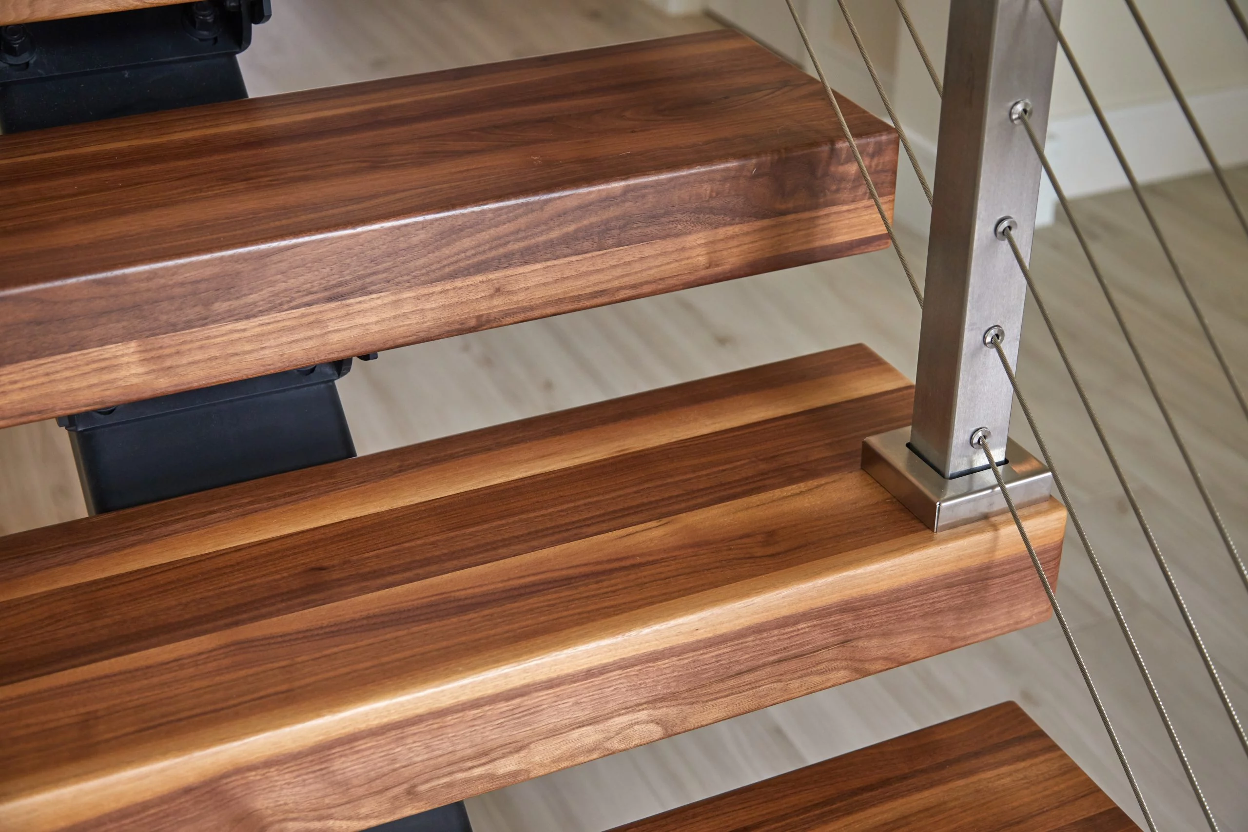 6 Types of Stair Treads - What to know before choosing various