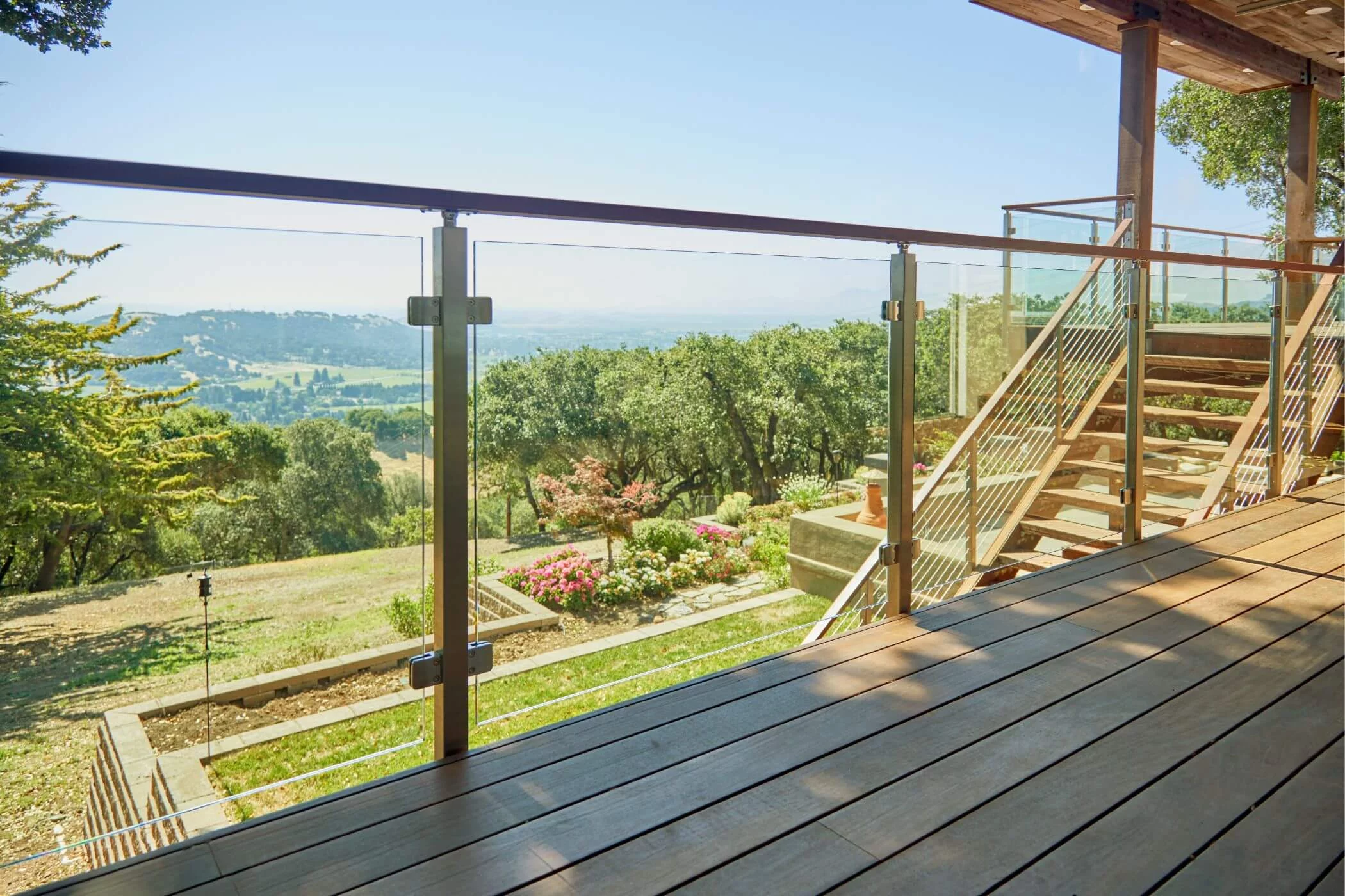 Glass Railing for a Scenic Deck - Viewrail