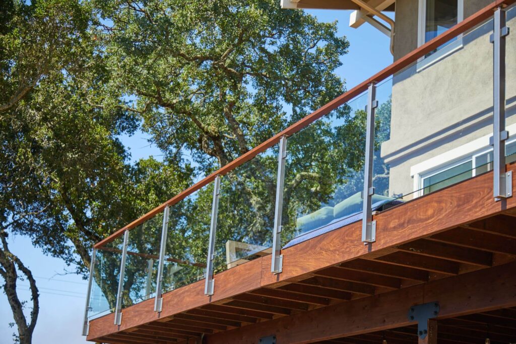 Glass Railing For A Scenic Deck Viewrail Railings Outdoor Deck - Vrogue