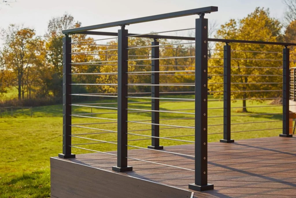 Rod railing with aluminum posts