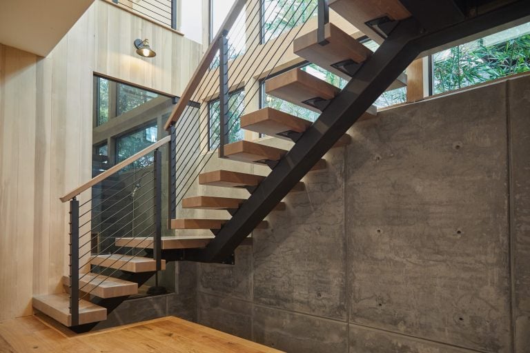 Custom Mono & 90­° Prefab Steel Stair Stringers Viewrail