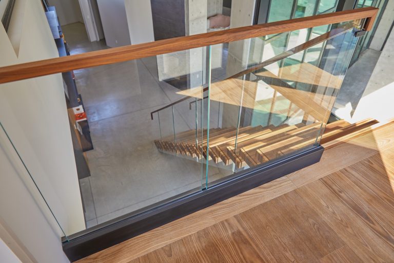 17+ Interior Balcony, Loft, and Indoor Railing Ideas | Viewrail