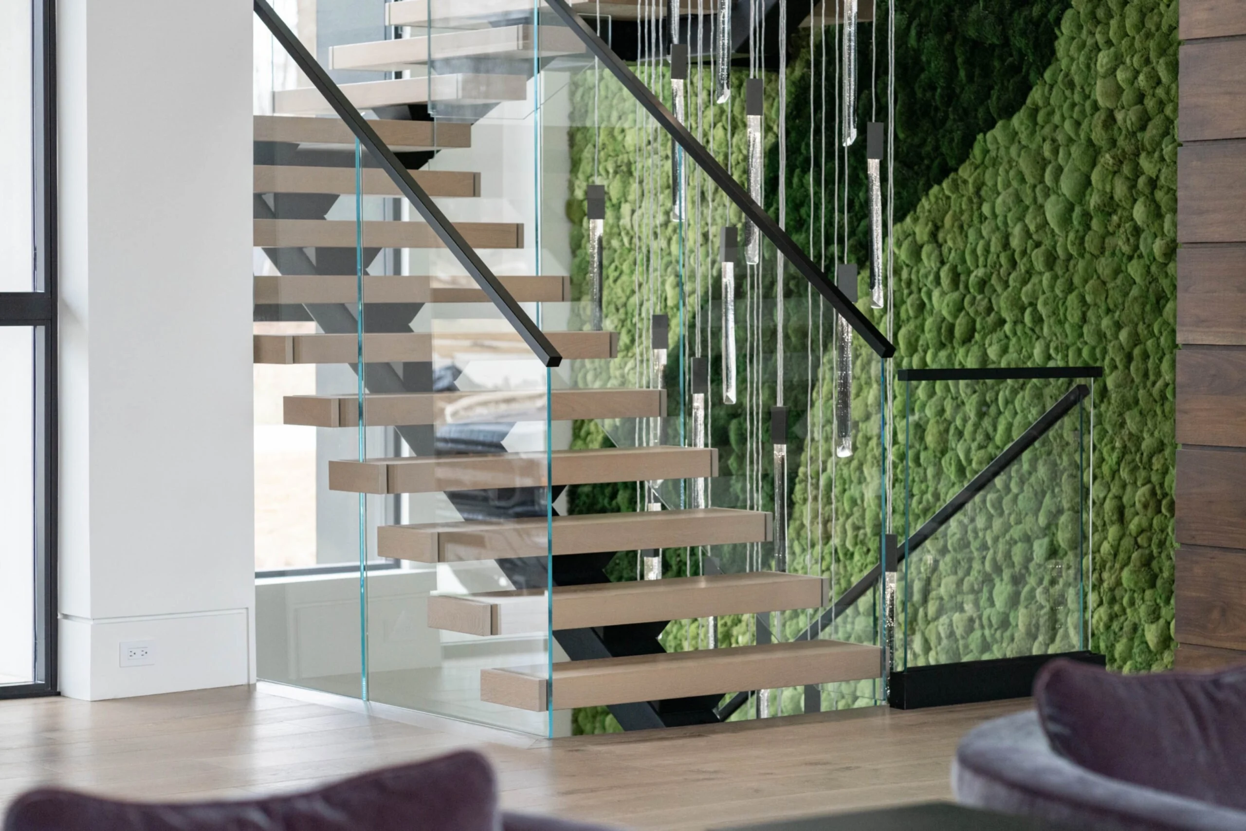 FLIGHT Mono with Vedera glass railing.