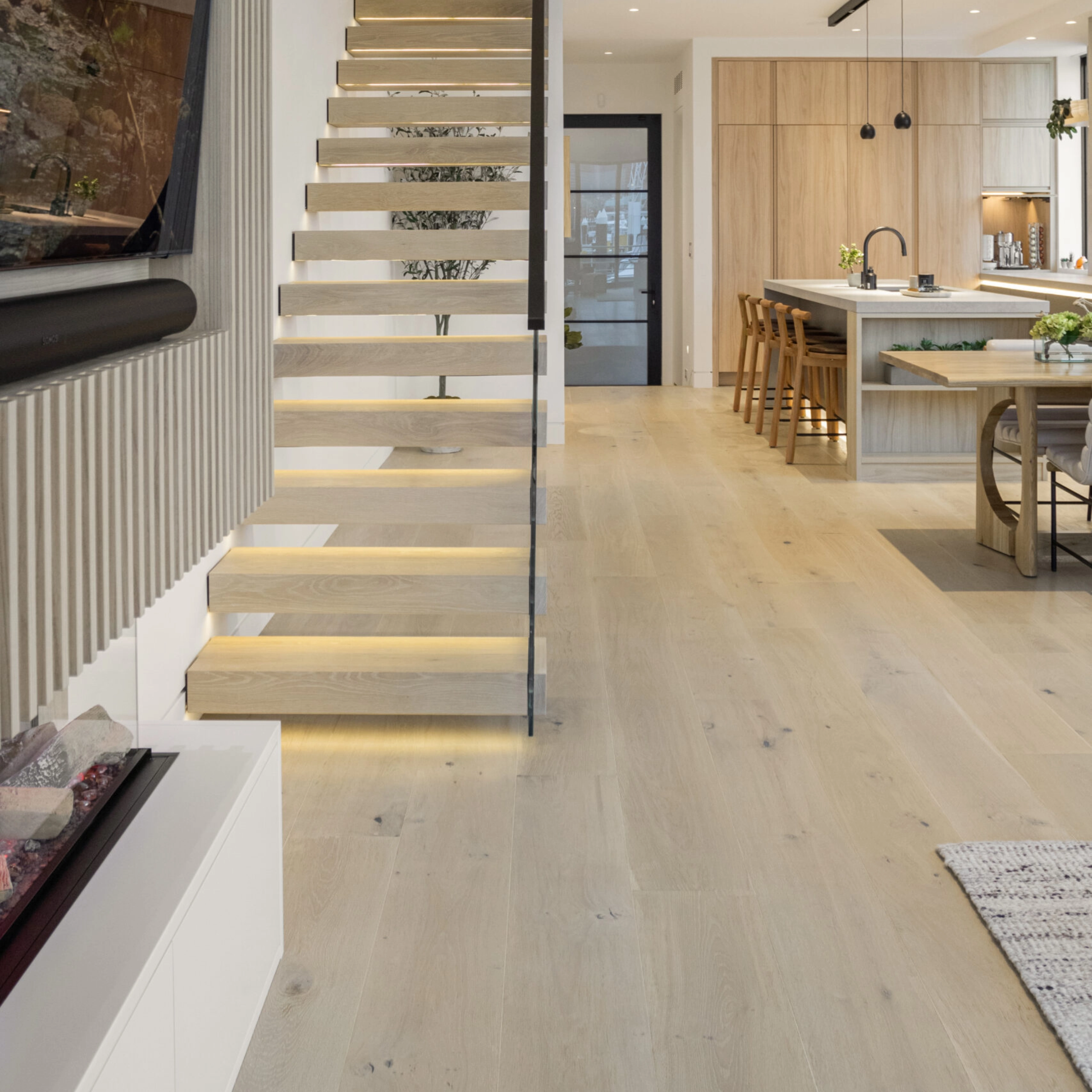 FLIGHT Cantilever with matching flooring