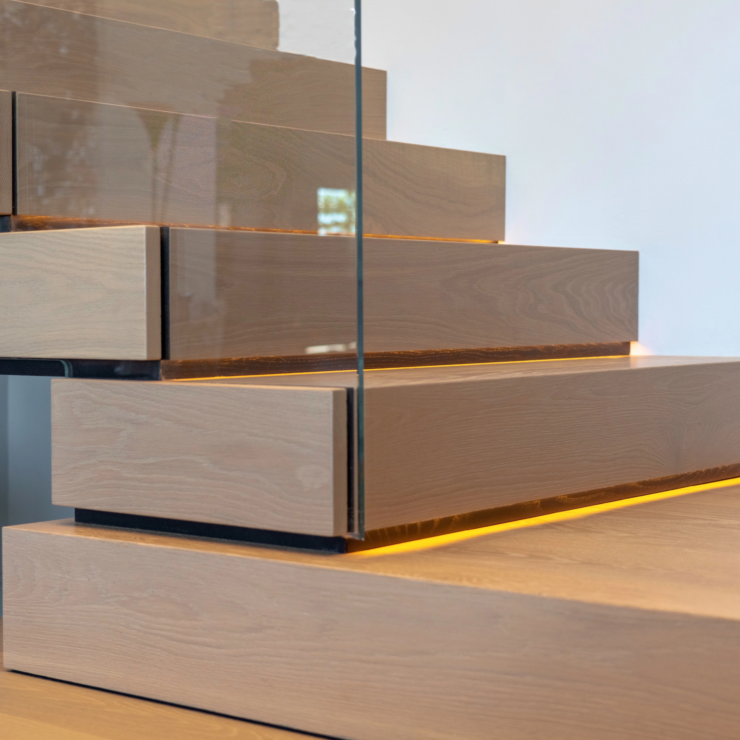 FLIGHT Stack with integrated tread LEDs.